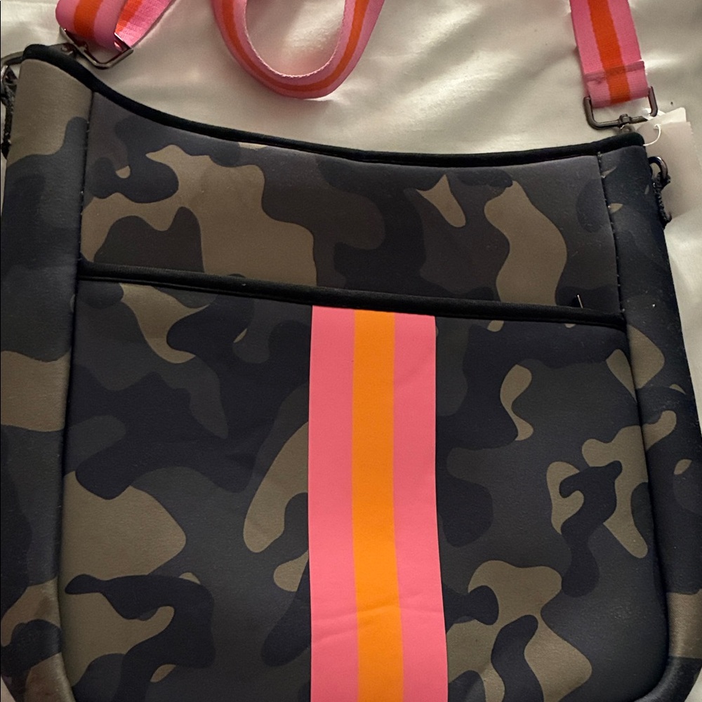 Parker & Hyde‎ Pink Lined Handbag Interior Detail